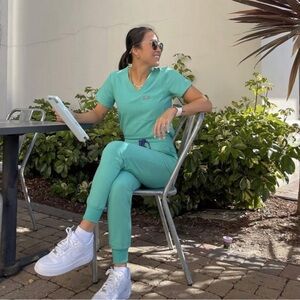 Brand NWT Figs Surgical Green scrub set